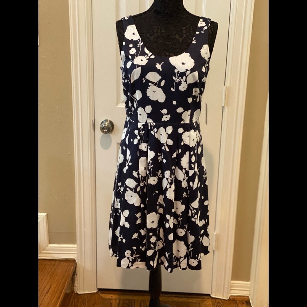 NWT CHAUS Navy/White Dress size 10